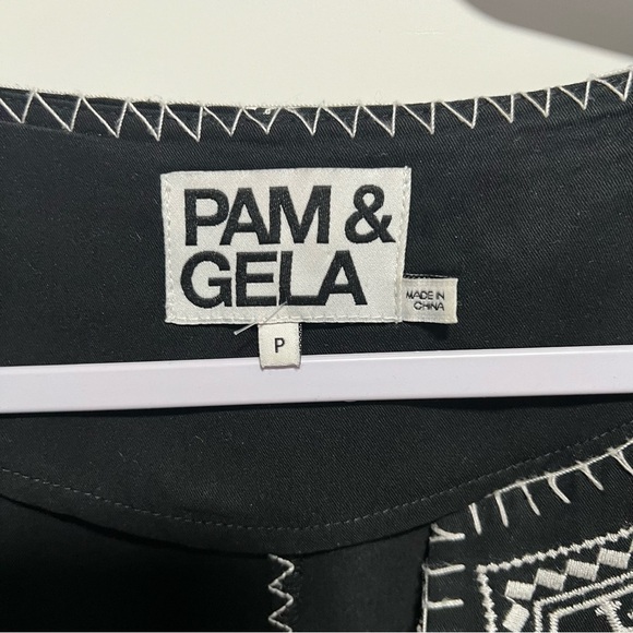 Pam & Gela Embroidered Tunic in Black, New with out Tags - Picture 3 of 6